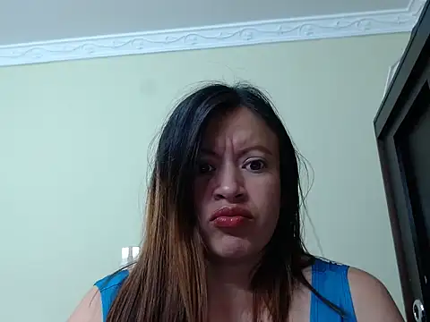 Snapshot of emilysamantha_8 chatting on 21, 11, 2025 emilysamantha 8 online show from 21, 11, 2025