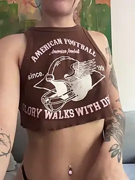 Snapshot of LittleBabyCat22 chatting on 21, 12, 2025 LittleBabyCat22 online show from 21, 12, 2025