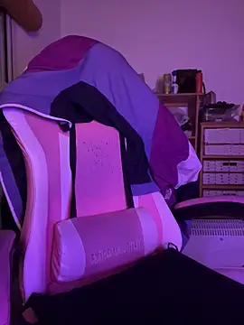 LittleBabyCat22 online show from 12, 4, 2026