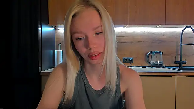 Snapshot of Olivia_Bells chatting on 7, 5, 2026 Olivia Bells online show from 7, 5, 2026