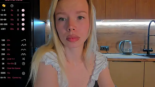Snapshot of Olivia_Bells chatting on 3, 6, 2026 Olivia Bells online show from 3, 6, 2026