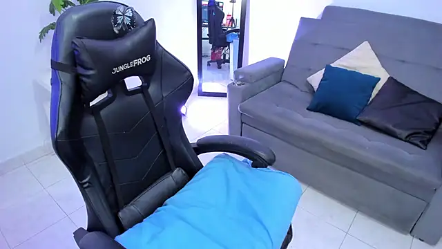 Snapshot of BellaFlaming chatting on 11, 2, 2025 BellaFlaming online show from 11, 2, 2025