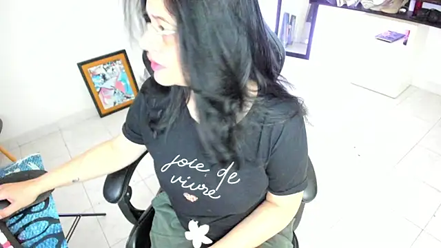 Snapshot of BellaFlaming chatting on 18, 4, 2026 BellaFlaming online show from 18, 4, 2026