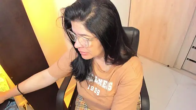 Snapshot of BellaFlaming chatting on 27, 5, 2026 BellaFlaming online show from 27, 5, 2026