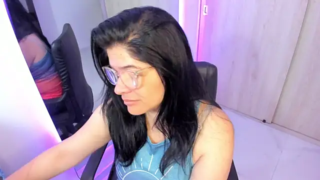 Snapshot of BellaFlaming chatting on 28, 5, 2026 BellaFlaming online show from 28, 5, 2026