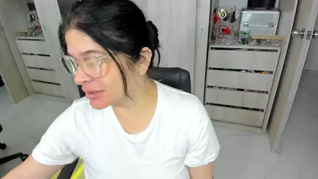 Snapshot of BellaFlaming chatting on 30, 5, 2026 BellaFlaming online show from 30, 5, 2026