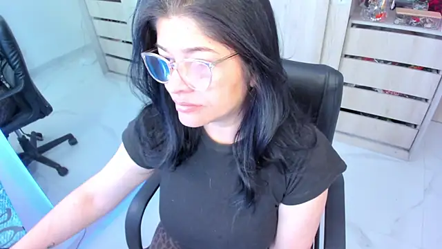 Snapshot of BellaFlaming chatting on 25, 6, 2026 BellaFlaming online show from 25, 6, 2026