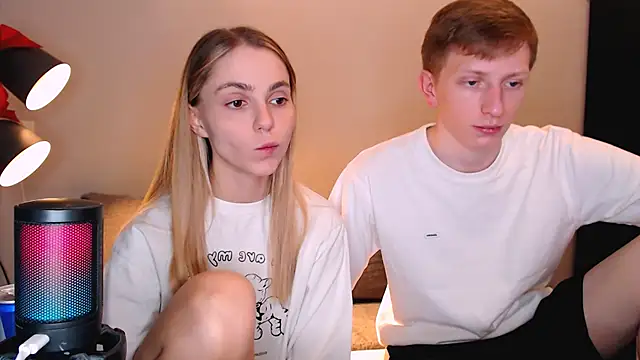 juliaanddima online show from 13, 12, 2025