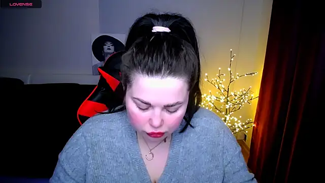 Snapshot of Emily_Mo chatting on 24, 1, 2025 Emily Mo online show from 24, 1, 2025