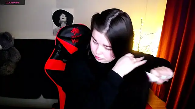 Snapshot of Emily_Mo chatting on 29, 1, 2025 Emily Mo online show from 29, 1, 2025