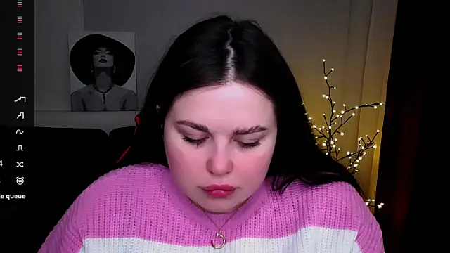 Snapshot of Emily_Mo chatting on 13, 2, 2025 Emily Mo online show from 13, 2, 2025