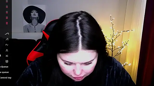 Snapshot of Emily_Mo chatting on 14, 2, 2025 Emily Mo online show from 14, 2, 2025