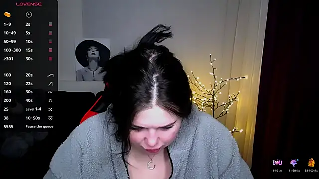 Snapshot of Emily_Mo chatting on 15, 2, 2025 Emily Mo online show from 15, 2, 2025