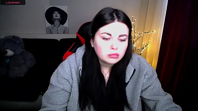 Snapshot of Emily_Mo chatting on 25, 2, 2025 Emily Mo online show from 25, 2, 2025