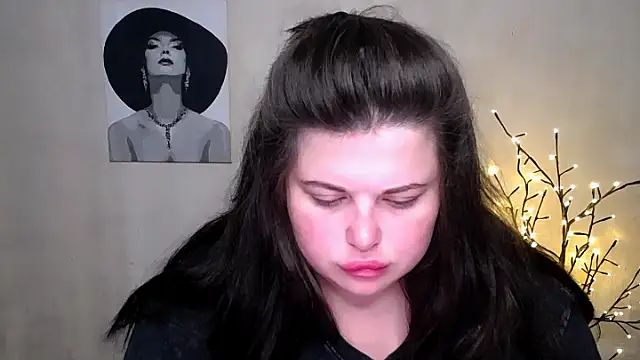 Snapshot of Emily_Mo chatting on 10, 9, 2025 Emily Mo online show from 10, 9, 2025