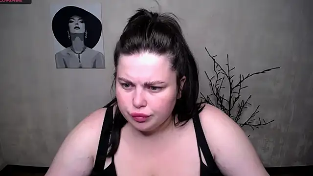 Snapshot of Emily_Mo chatting on 12, 9, 2025 Emily Mo online show from 12, 9, 2025