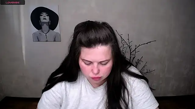 Snapshot of Emily_Mo chatting on 13, 9, 2025 Emily Mo online show from 13, 9, 2025