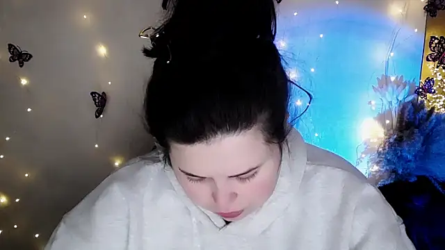 Snapshot of Emily_Mo chatting on 6, 2, 2026 Emily Mo online show from 6, 2, 2026