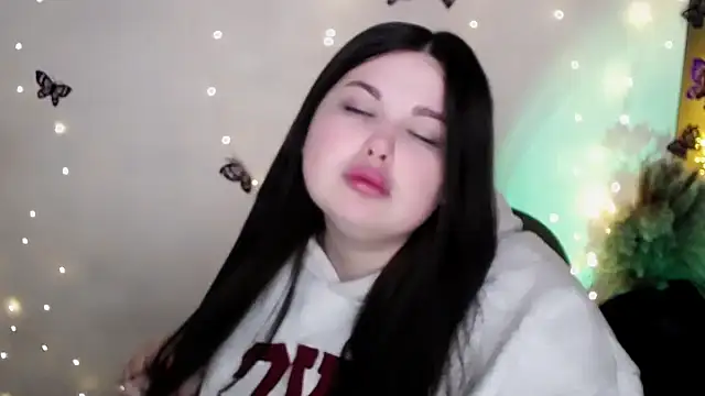 Snapshot of Emily_Mo chatting on 8, 2, 2026 Emily Mo online show from 8, 2, 2026