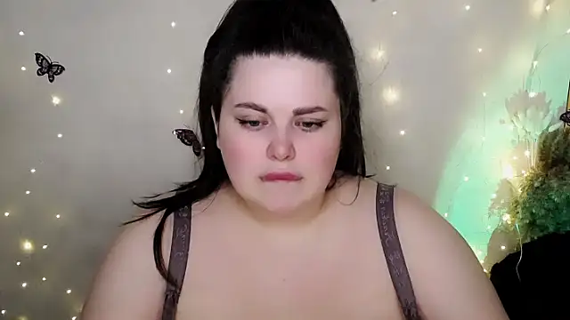 Snapshot of Emily_Mo chatting on 12, 2, 2026 Emily Mo online show from 12, 2, 2026