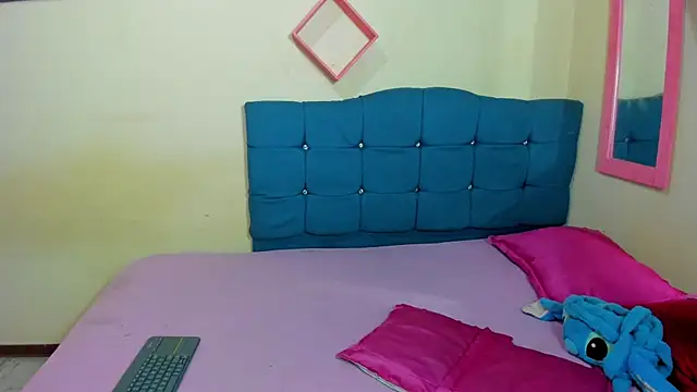 sweet1Girl online show from 18, 10, 2025