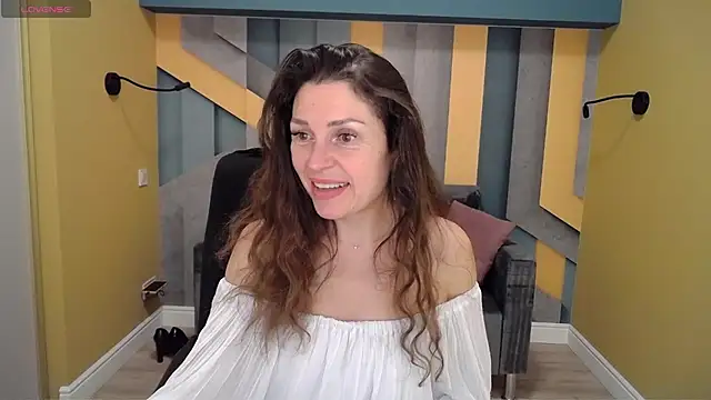 EllaLong online show from 2, 1, 2025