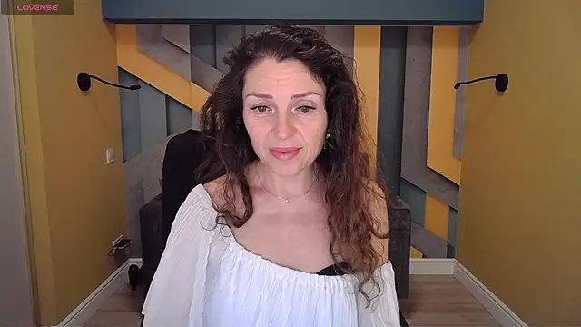 EllaLong online show from 25, 1, 2025