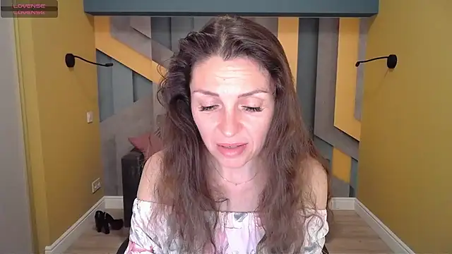 EllaLong online show from 2, 2, 2025