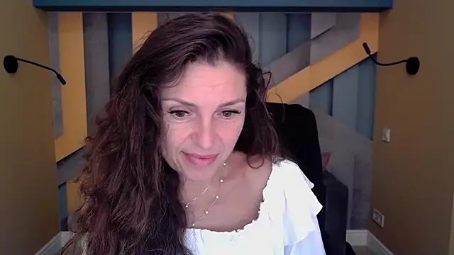 EllaLong online show from 15, 9, 2025