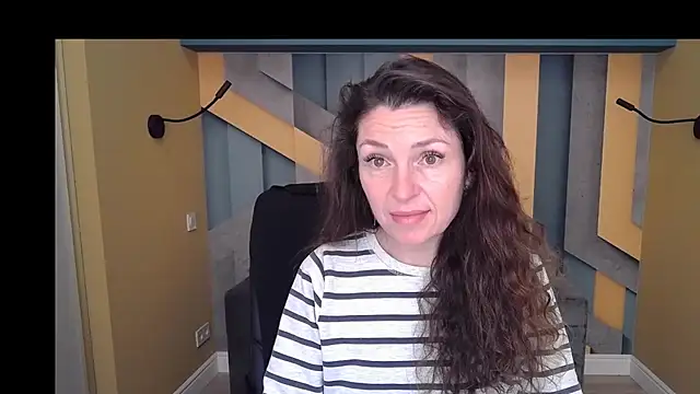 EllaLong online show from 5, 12, 2025