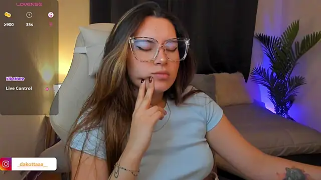 dakottaa  online show from 3, 2, 2026