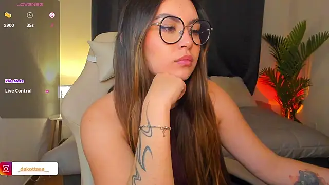 dakottaa  online show from 27, 3, 2026