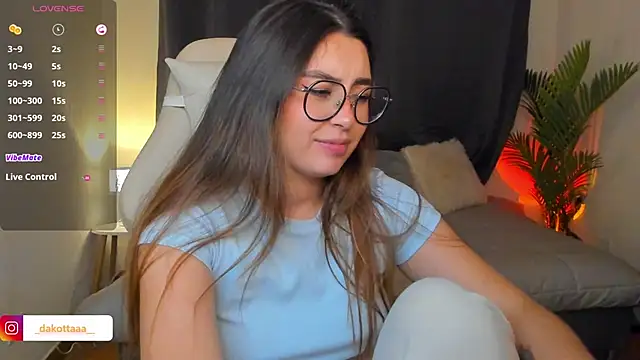 dakottaa  online show from 21, 4, 2026