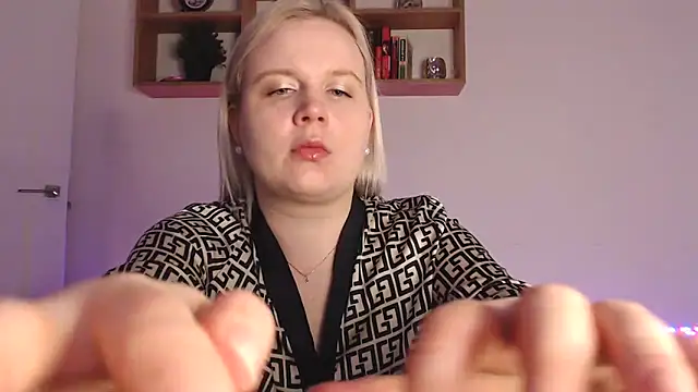 Karolina love  online show from 25, 10, 2025