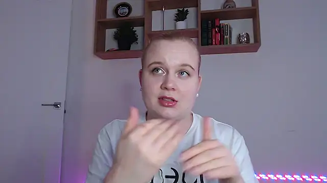 Snapshot of Karolina_love_ chatting on 5, 12, 2025 Karolina love online show from 5, 12, 2025