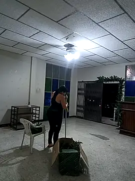 DanelyLopez online show from 19, 12, 2025