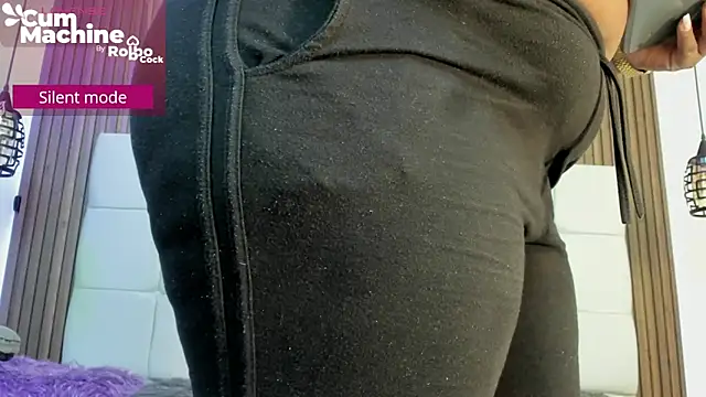 Snapshot of Saravy_Blandon chatting on 4, 3, 2026 Saravy Blandon online show from 4, 3, 2026