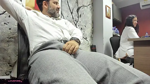 Snapshot of Maxi_TheBigDaddy chatting on 18, 11, 2025 Maxi TheBigDaddy online show from 18, 11, 2025