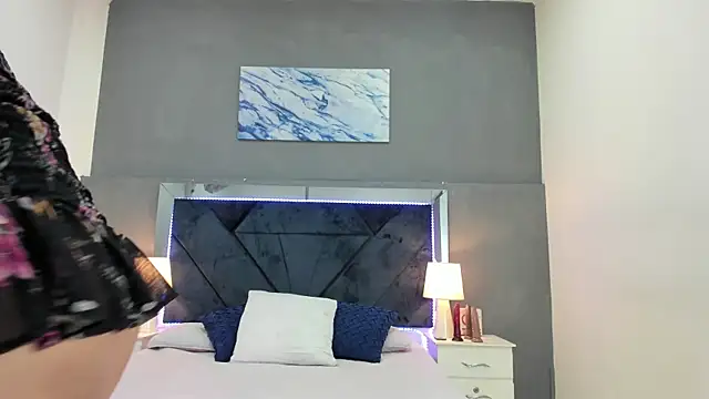 Lauralove 69 online show from 8, 1, 2026