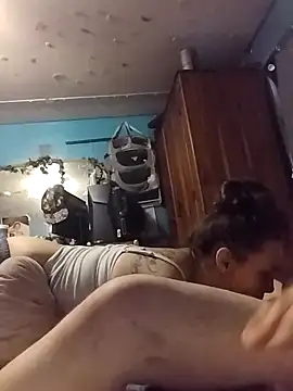 Snapshot of Thicknjuicy1986 chatting on 8, 10, 2025 Thicknjuicy1986 online show from 8, 10, 2025