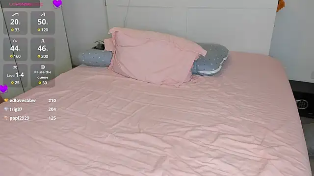 Snapshot of xonicxo chatting on 9, 12, 2024 xonicxo online show from 9, 12, 2024