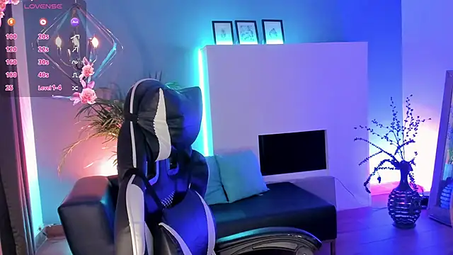 Snapshot of Megan_inked chatting on 3, 2, 2026 Megan inked online show from 3, 2, 2026