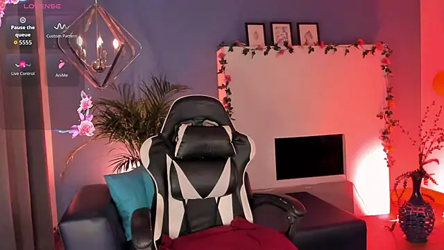 Snapshot of Megan_inked chatting on 13, 2, 2026 Megan inked online show from 13, 2, 2026