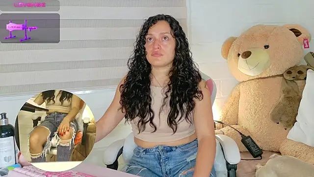 Snapshot of megan_doll2 chatting on 30, 4, 2026 megan doll2 online show from 30, 4, 2026