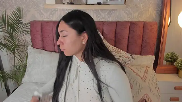 scarlet miller1 online show from 17, 10, 2025