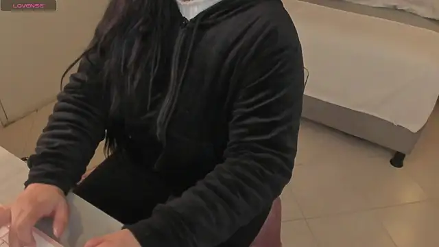 scarlet miller1 online show from 22, 10, 2025