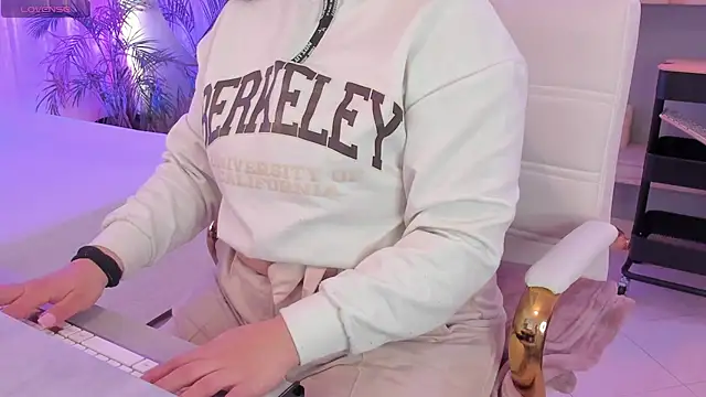 scarlet miller1 online show from 11, 11, 2025