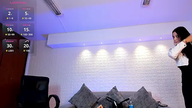 charlottewhitte online show from 15, 2, 2026