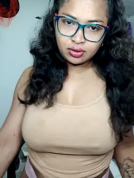 Snapshot of chalohott chatting on 4, 12, 2025 chalohott online show from 4, 12, 2025