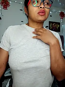 Snapshot of chalohott chatting on 15, 12, 2025 chalohott online show from 15, 12, 2025